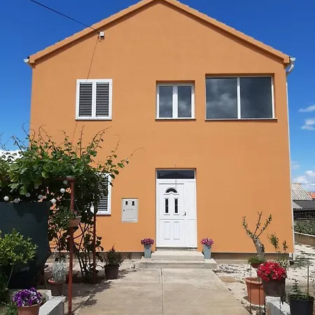 アパート Nozret Paljuv