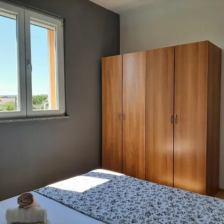 アパート Nozret Paljuv